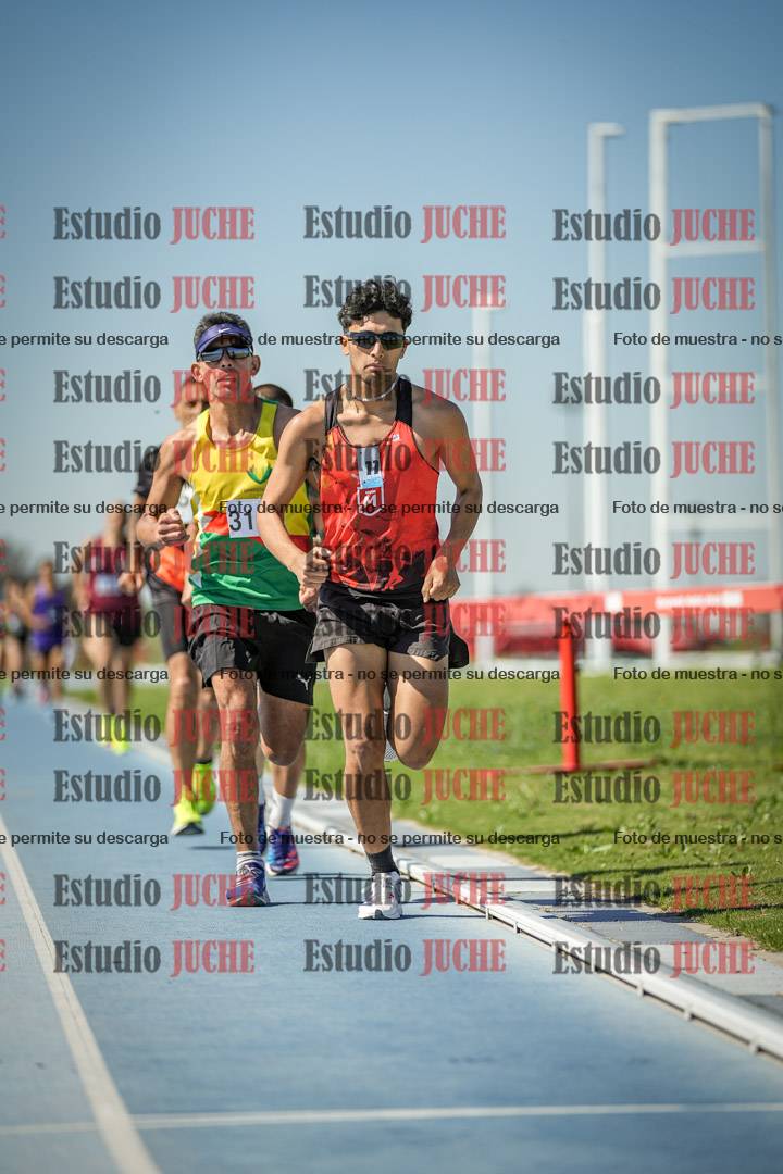 Fotos de los 5000 m de mujeres y varones - serie 2