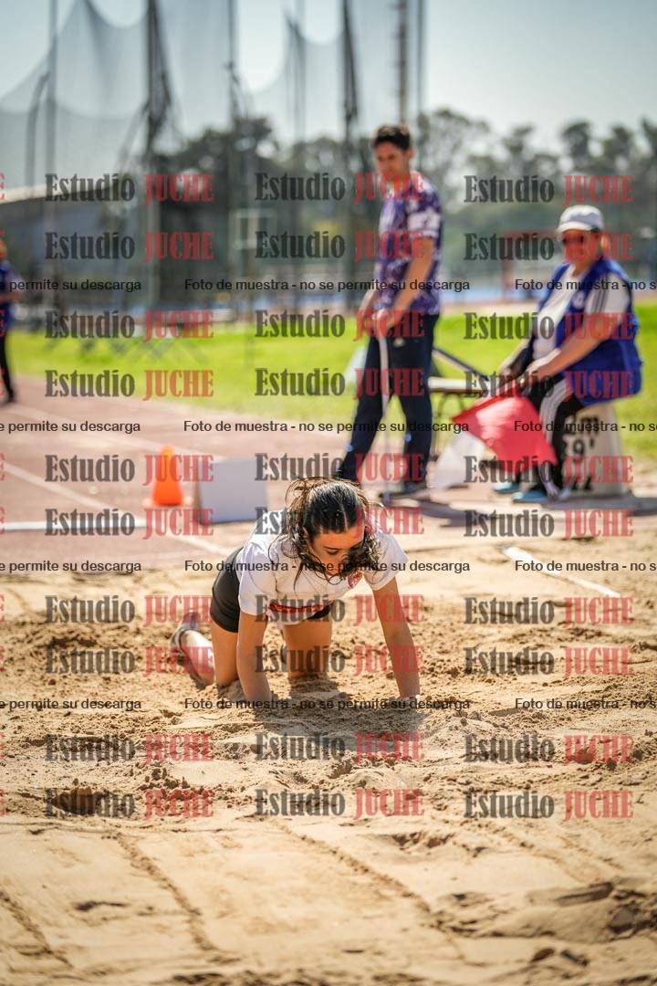 Fotos del salto en largo de mujeres - ambas categorías