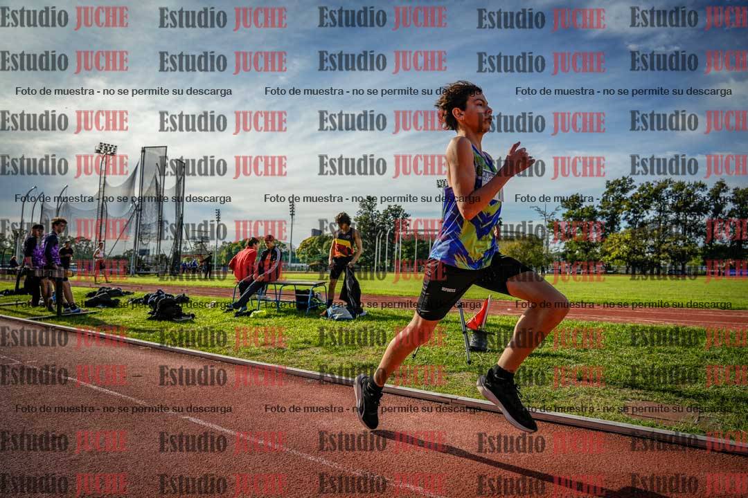 Fotos de los 600 m llanos de varones