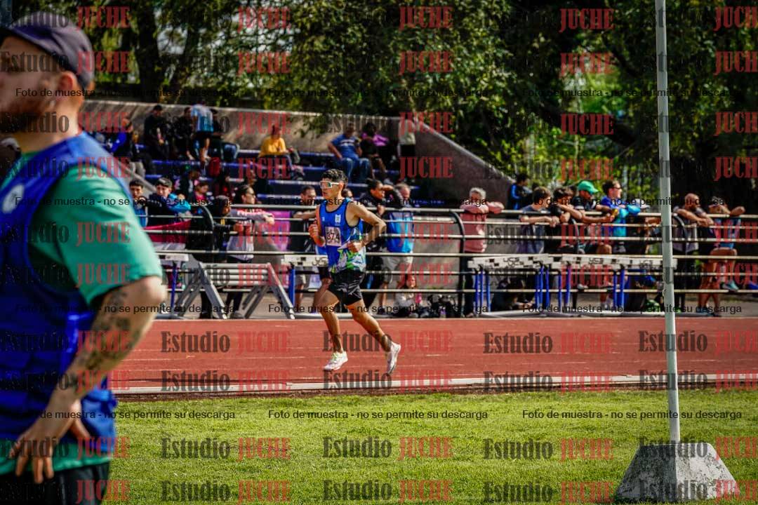Fotos de los 1500 m con obstáculos de varones