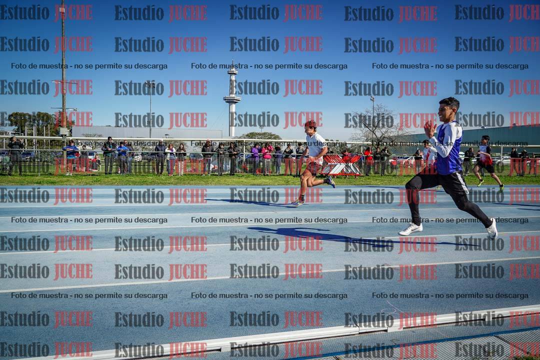 Fotos de los 80 m llanos de varones - U14