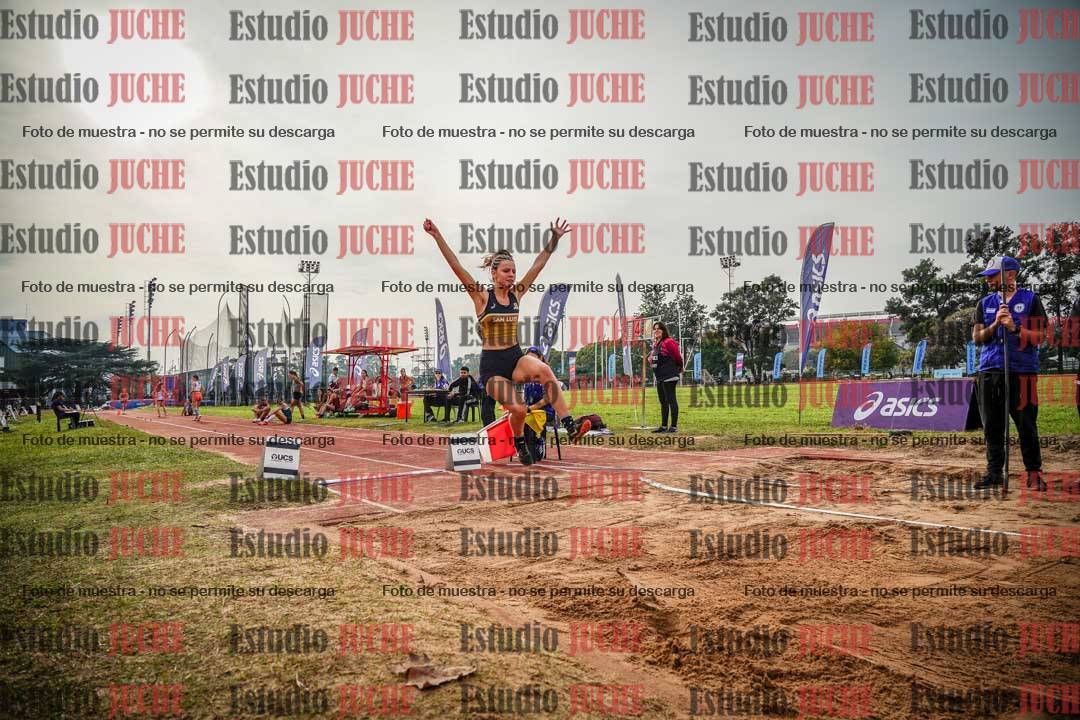 Fotos del salto en largo de mujeres