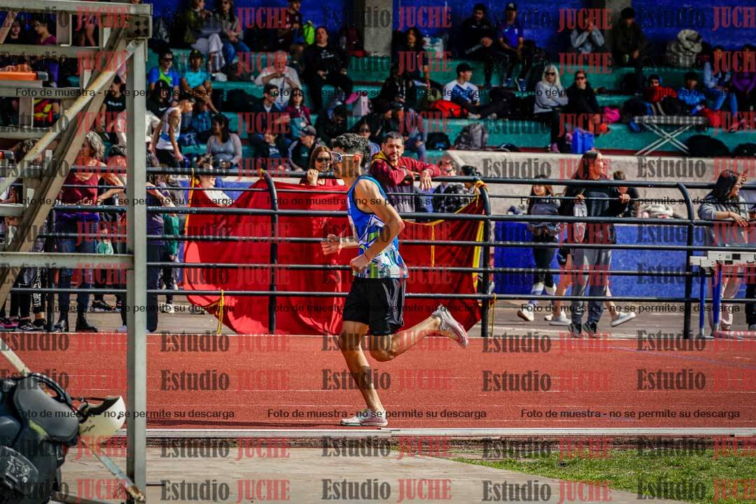 Fotos de los 1500 m con obstáculos de varones