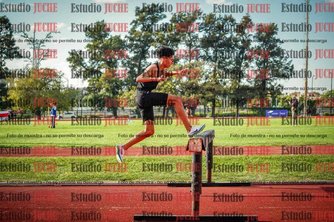 Fotos de los 2000 m con obstáculos de varones