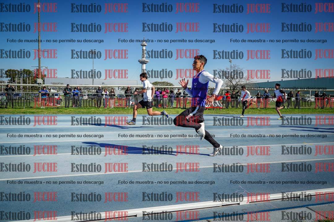 Fotos de los 80 m llanos de varones - U14