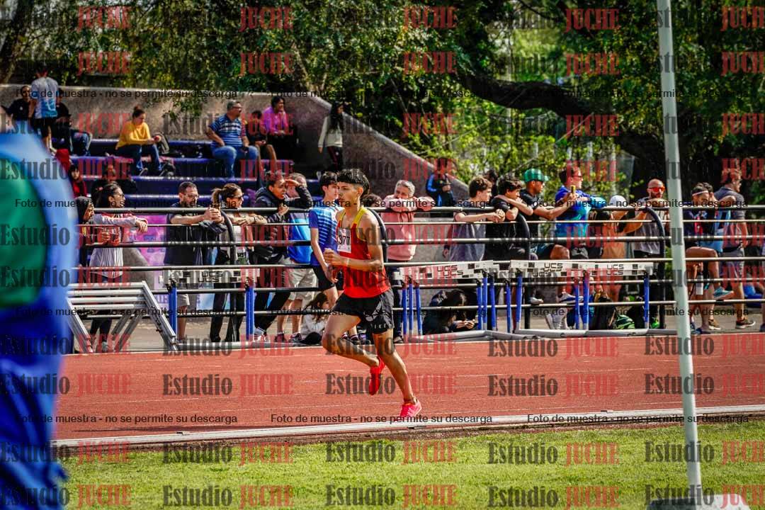 Fotos de los 1500 m con obstáculos de varones