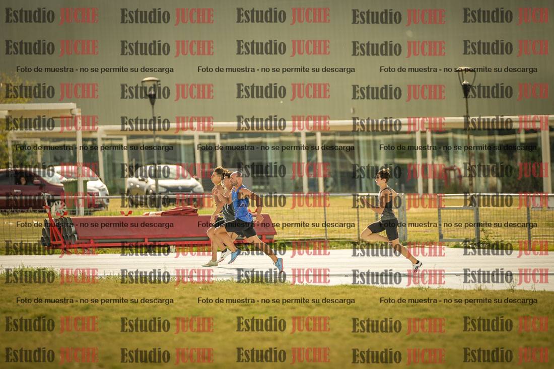 Fotos de los 300 m llanos de varones