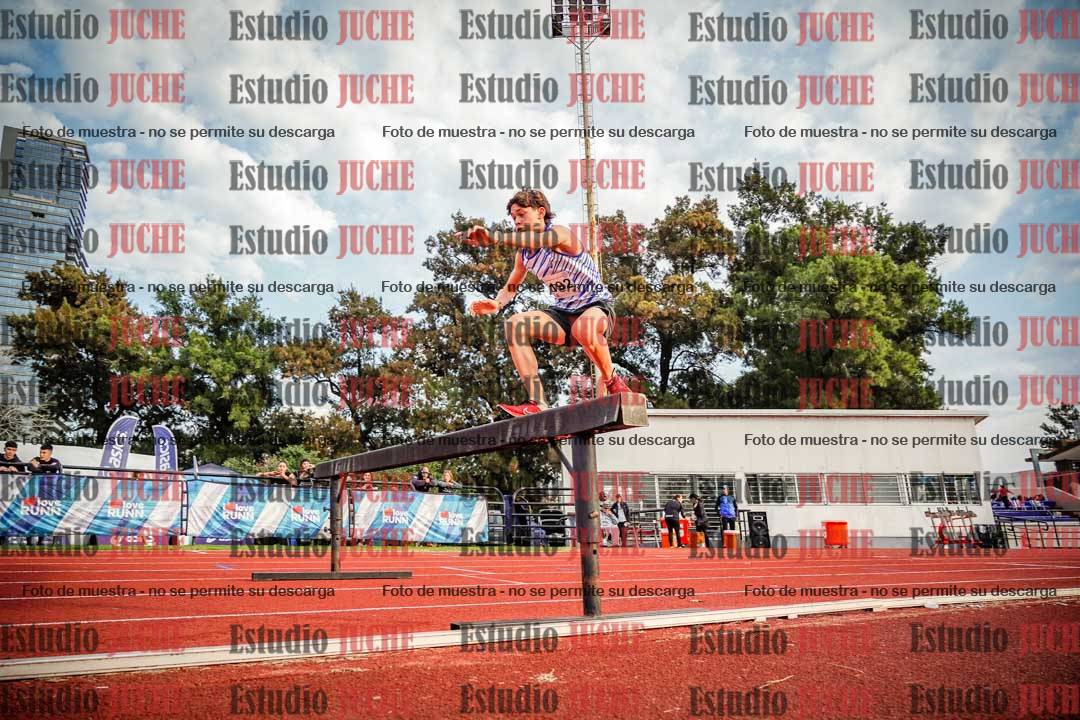 Fotos de los 3000 m con obstáculos de varones