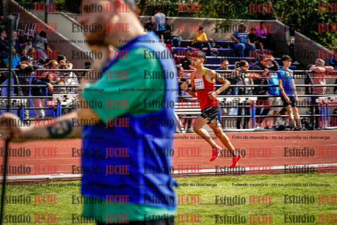 Fotos de los 1500 m con obstáculos de varones