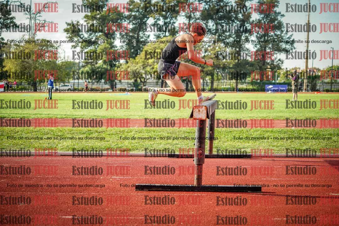 Fotos de los 2000 m con obstáculos de varones