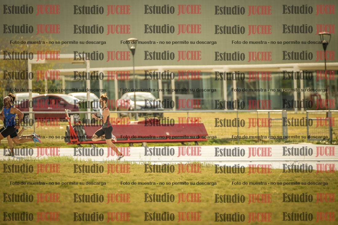 Fotos de los 300 m llanos de varones