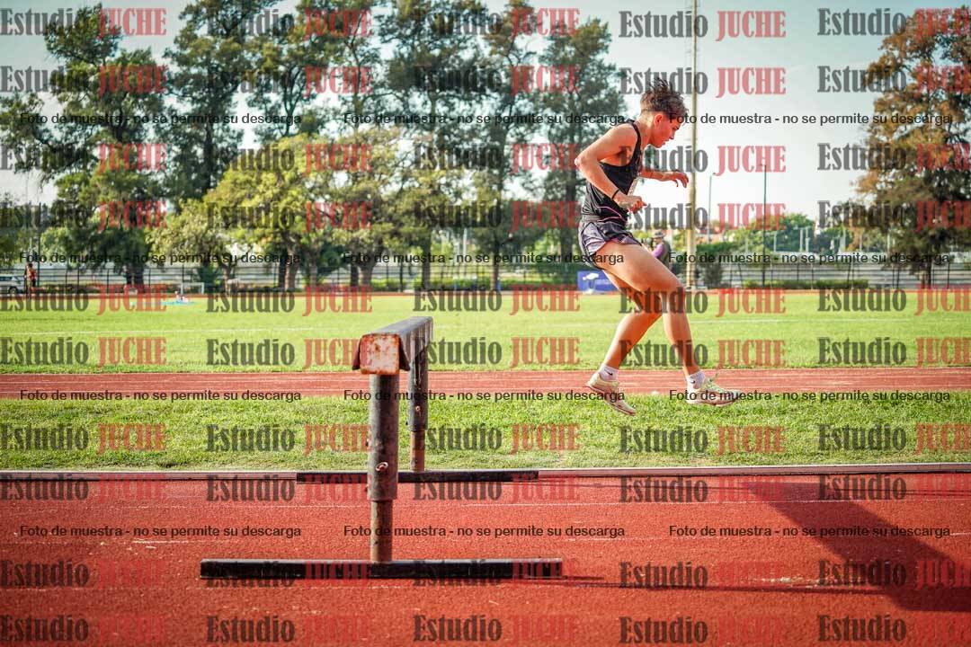 Fotos de los 2000 m con obstáculos de varones