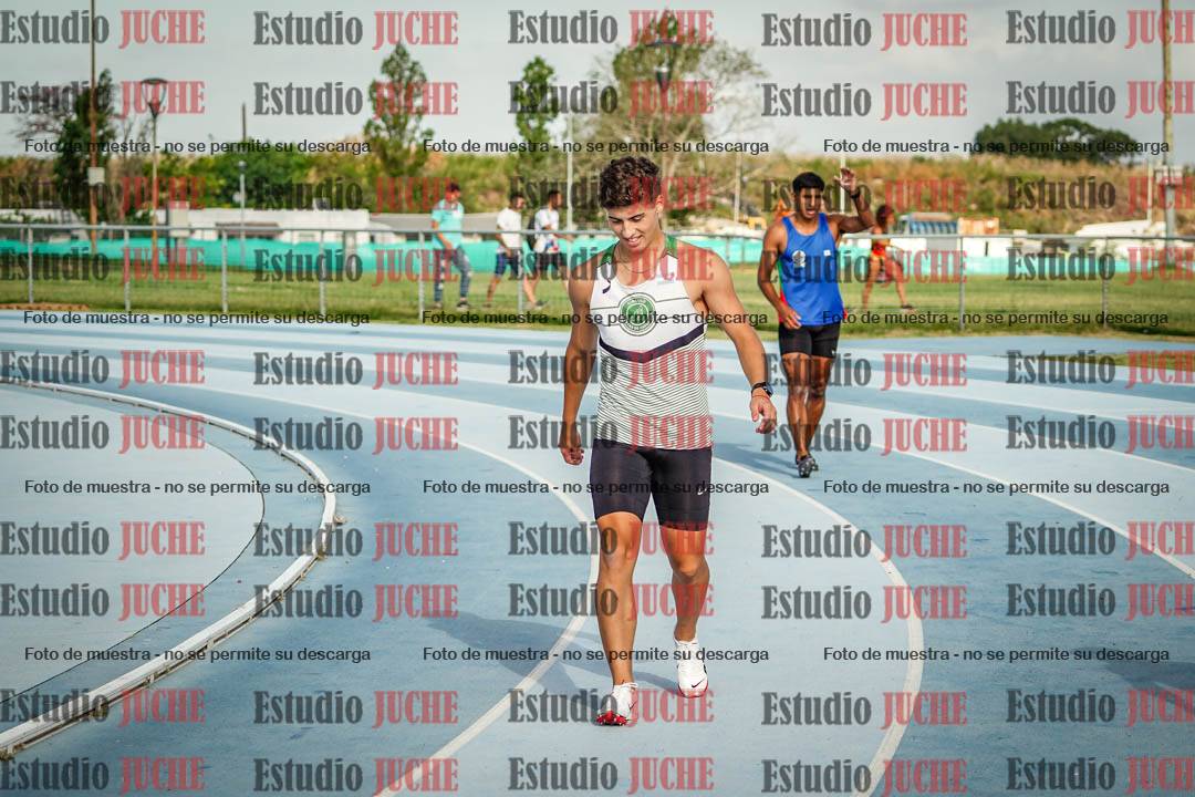 Fotos de los 400 m llanos de varones