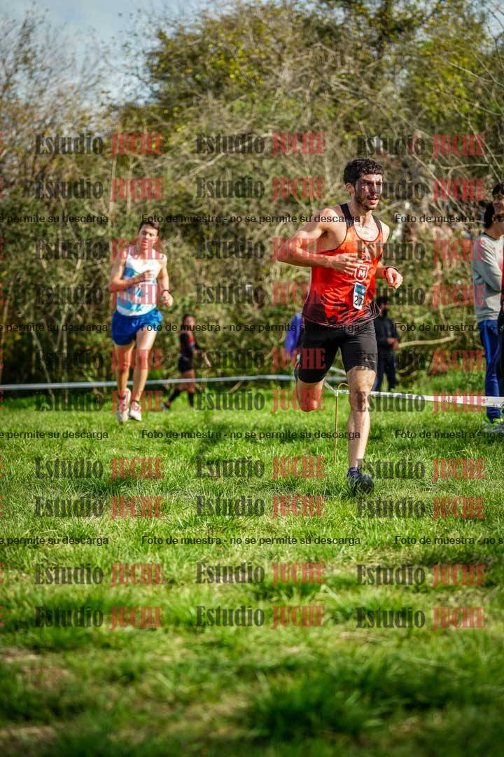 Fotos de la llegada del cross de 4000 m - varones