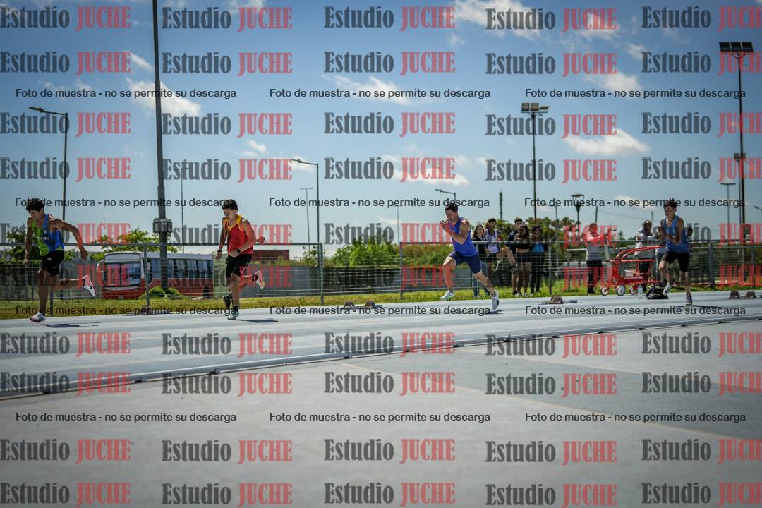 Fotos de los 200 m llanos de varones