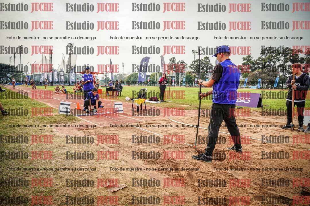 Fotos del salto en largo de mujeres