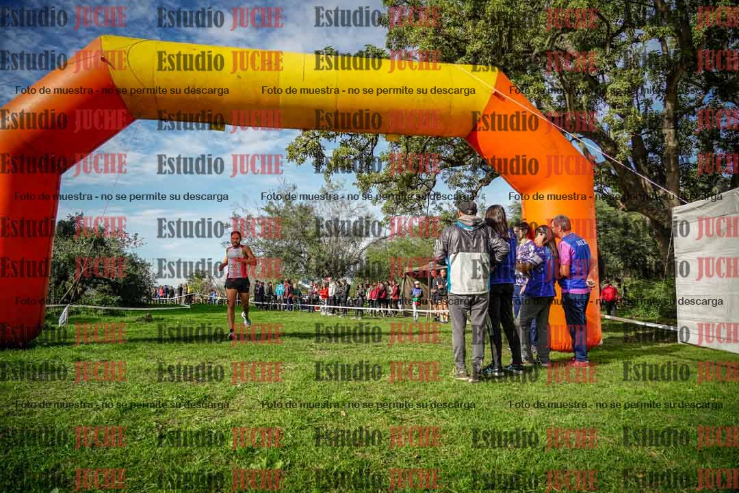 Fotos de la llegada del cross de 4000 m - varones