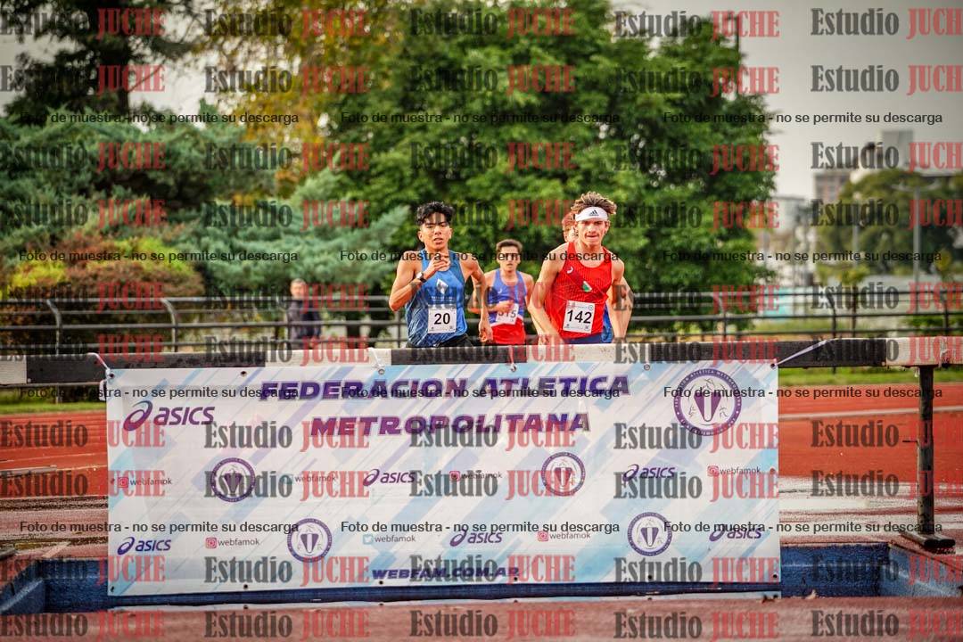 Fotos de los 3000 m con obstáculos de varones