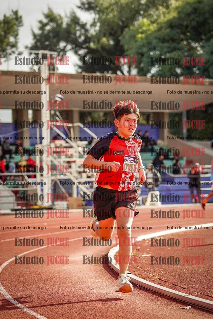 Fotos de los 600 m llanos de varones