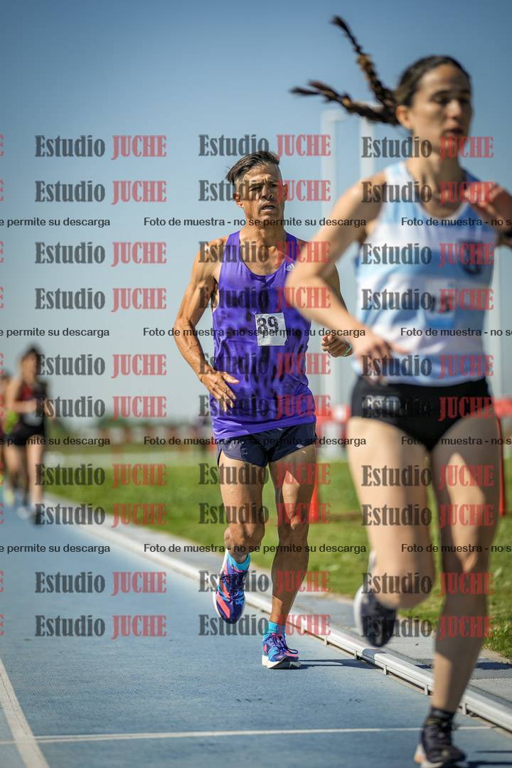 Fotos de los 5000 m de mujeres y varones - serie 2