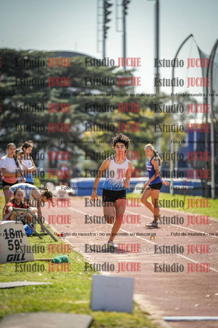 Fotos del salto en largo de mujeres - ambas categorías