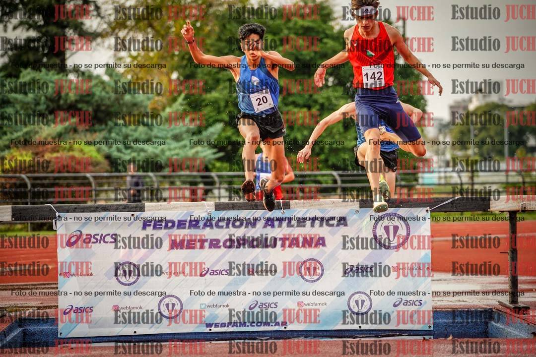 Fotos de los 3000 m con obstáculos de varones