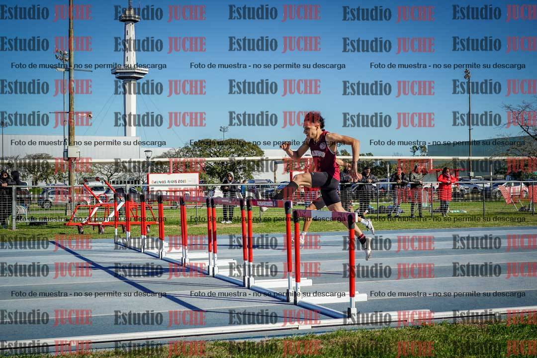 Fotos de los 400 m con vallas de varones