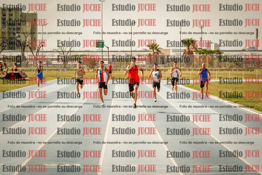 Fotos de los 300 m llanos de varones