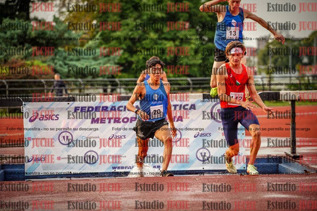 Fotos de los 3000 m con obstáculos de varones