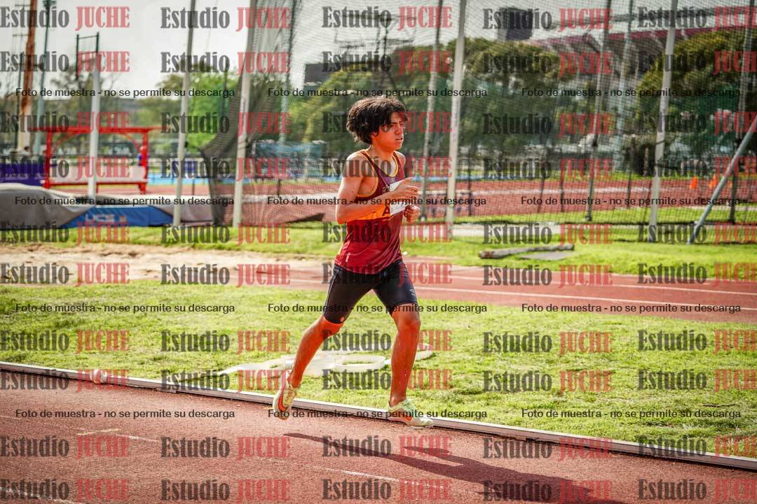 Fotos de los 1500 m con obstáculos de varones