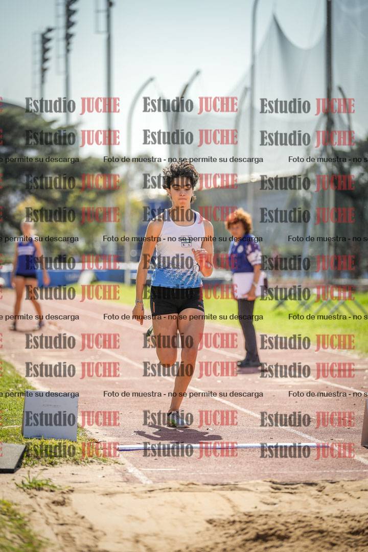 Fotos del salto en largo de mujeres - ambas categorías