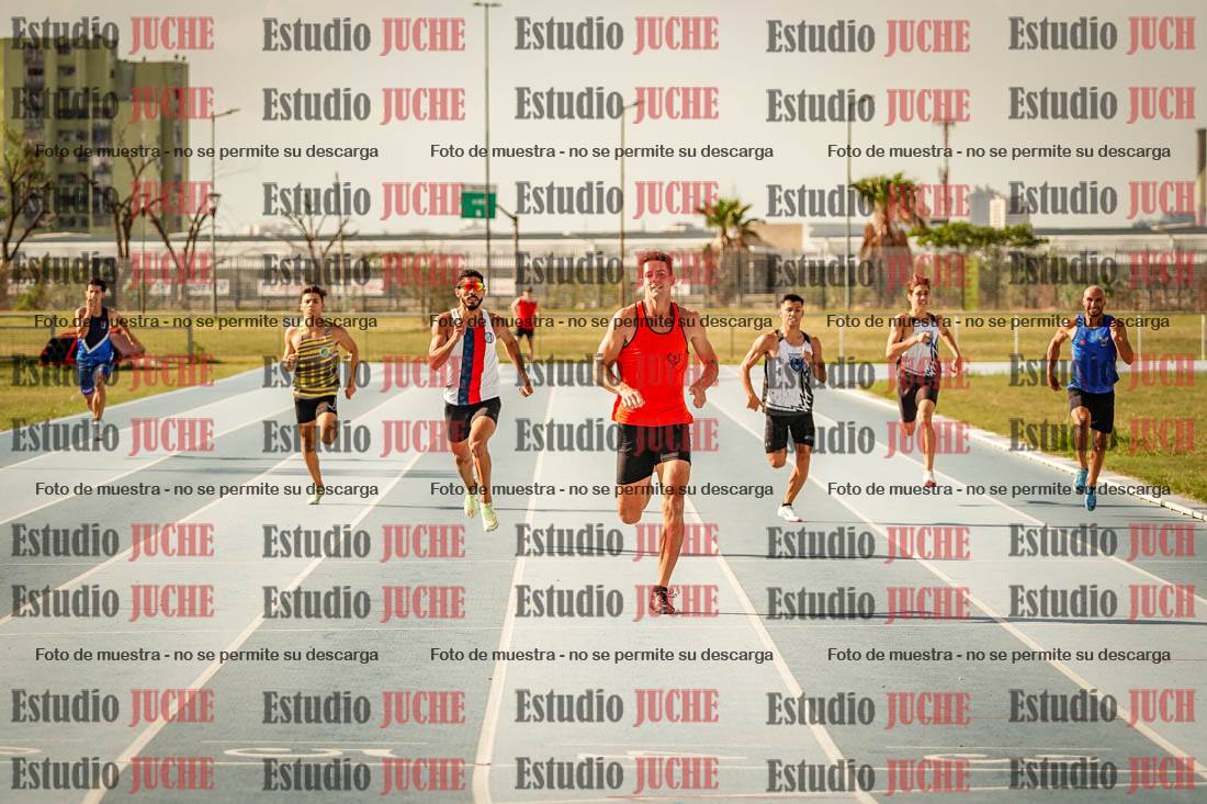 Fotos de los 300 m llanos de varones