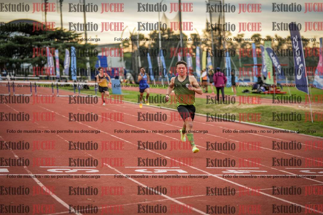 Fotos de los 400 m con vallas de varones