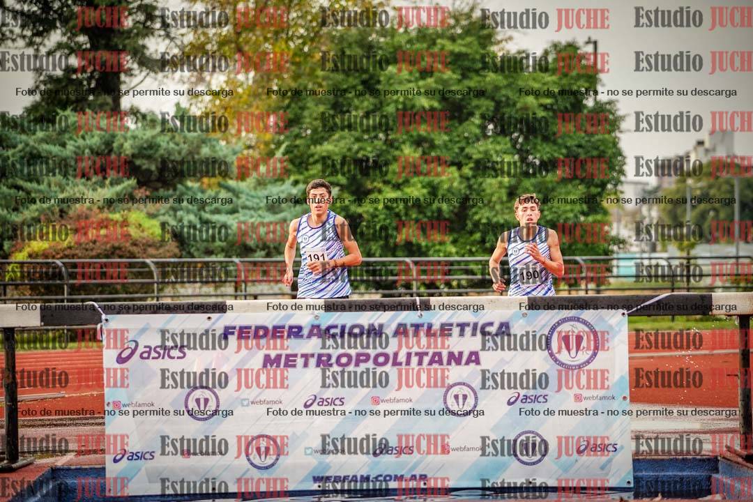 Fotos de los 3000 m con obstáculos de varones
