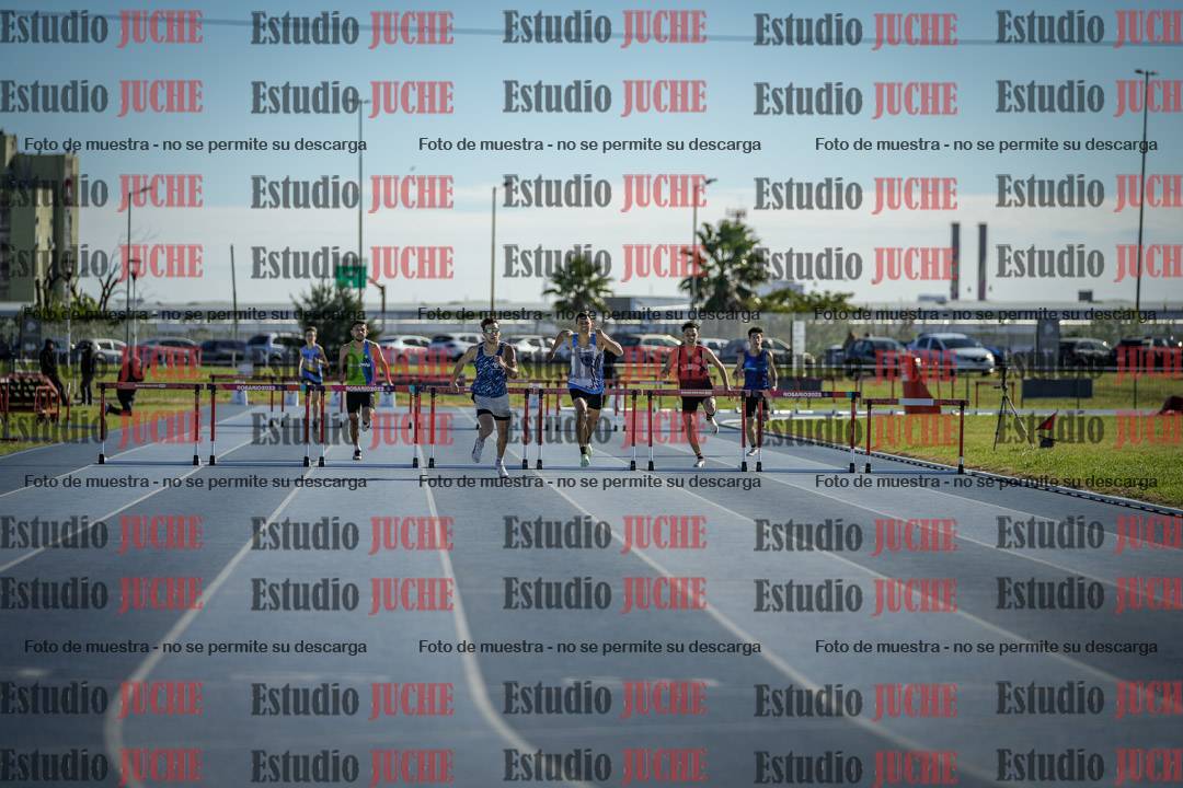 Fotos de los 400 m con vallas de varones