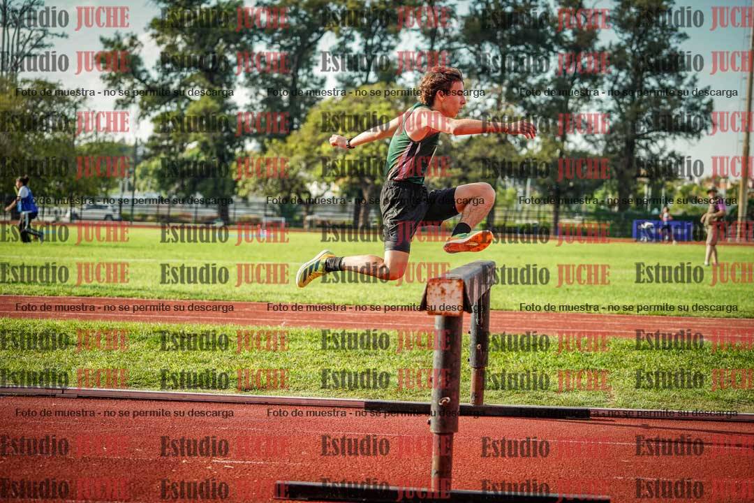 Fotos de los 2000 m con obstáculos de varones