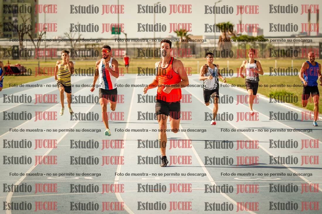 Fotos de los 300 m llanos de varones
