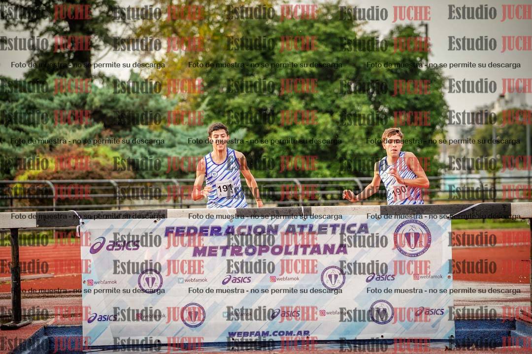 Fotos de los 3000 m con obstáculos de varones