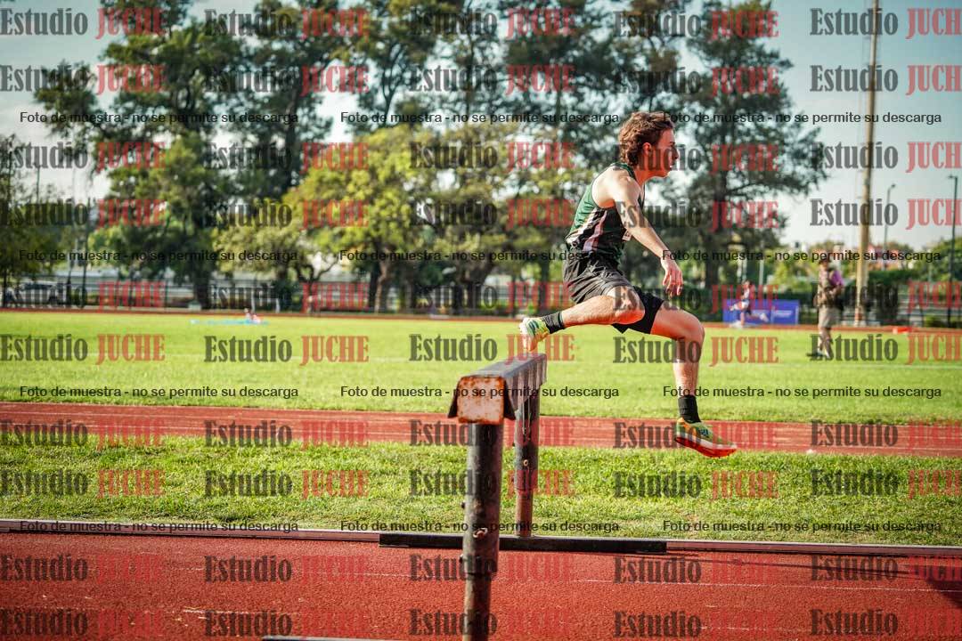Fotos de los 2000 m con obstáculos de varones