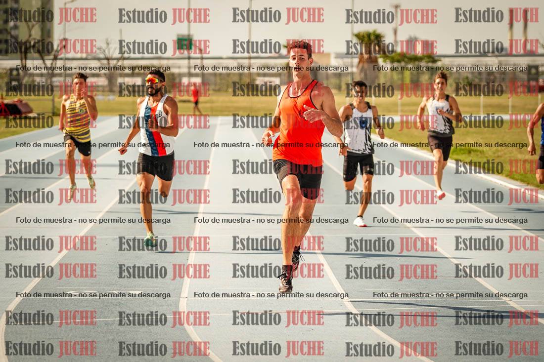 Fotos de los 300 m llanos de varones