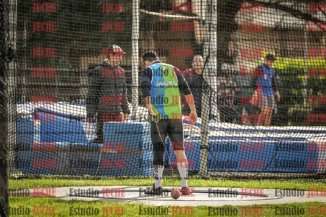 Fotos del lanzamiento de martillo de varones