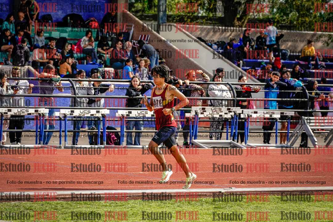 Fotos de los 1500 m con obstáculos de varones