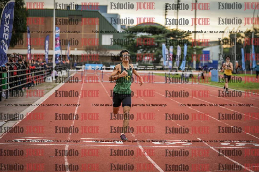 Fotos de los 400 m con vallas de varones