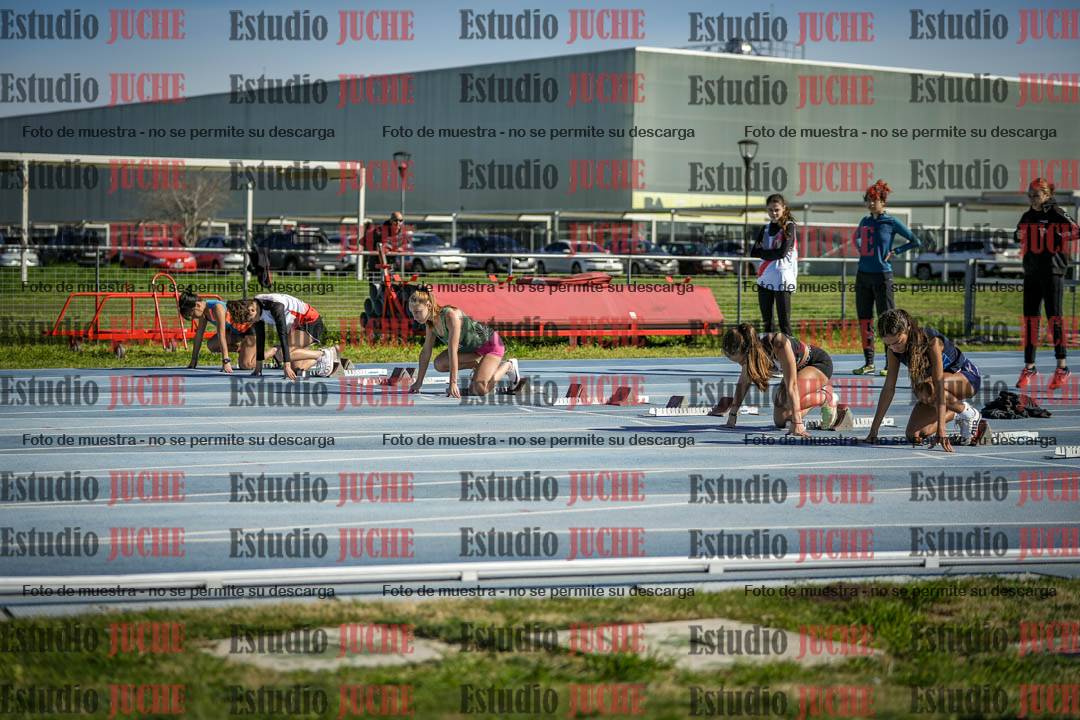 Fotos de los 100 m llanos de mujeres - U17