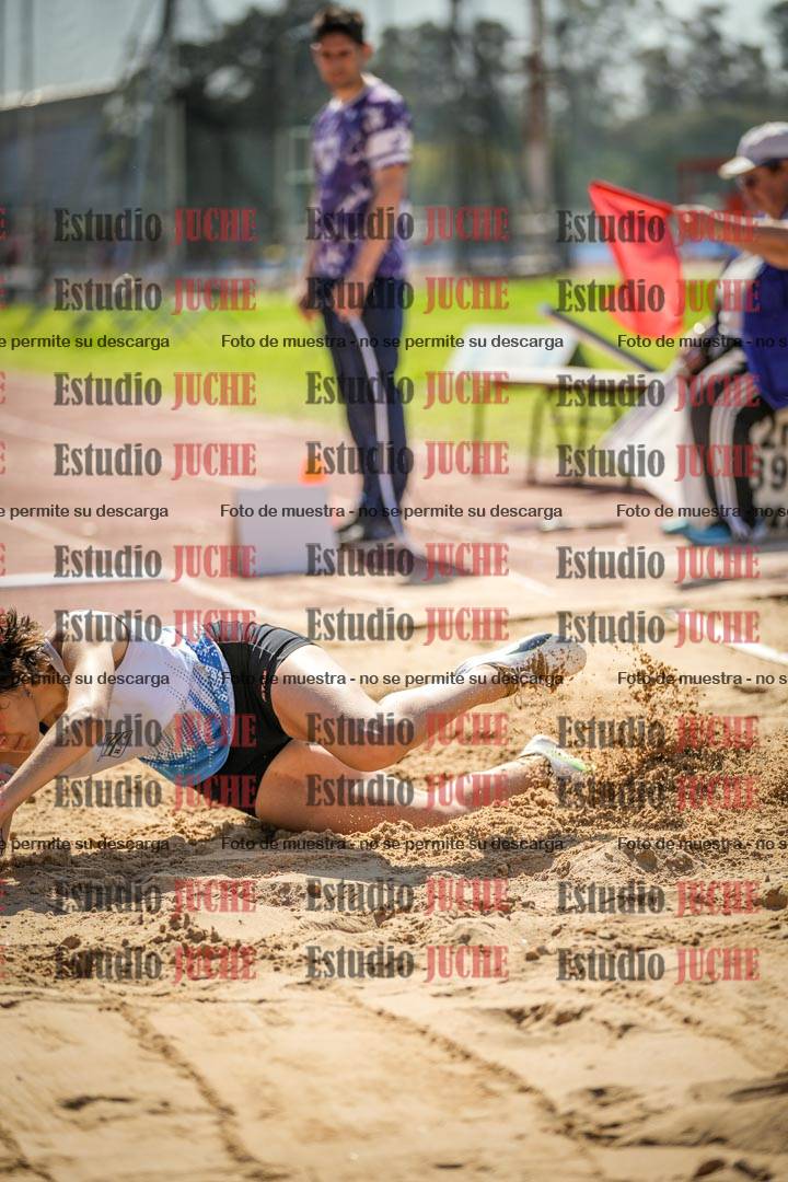 Fotos del salto en largo de mujeres - ambas categorías