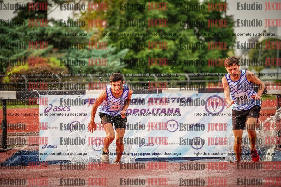 Fotos de los 3000 m con obstáculos de varones