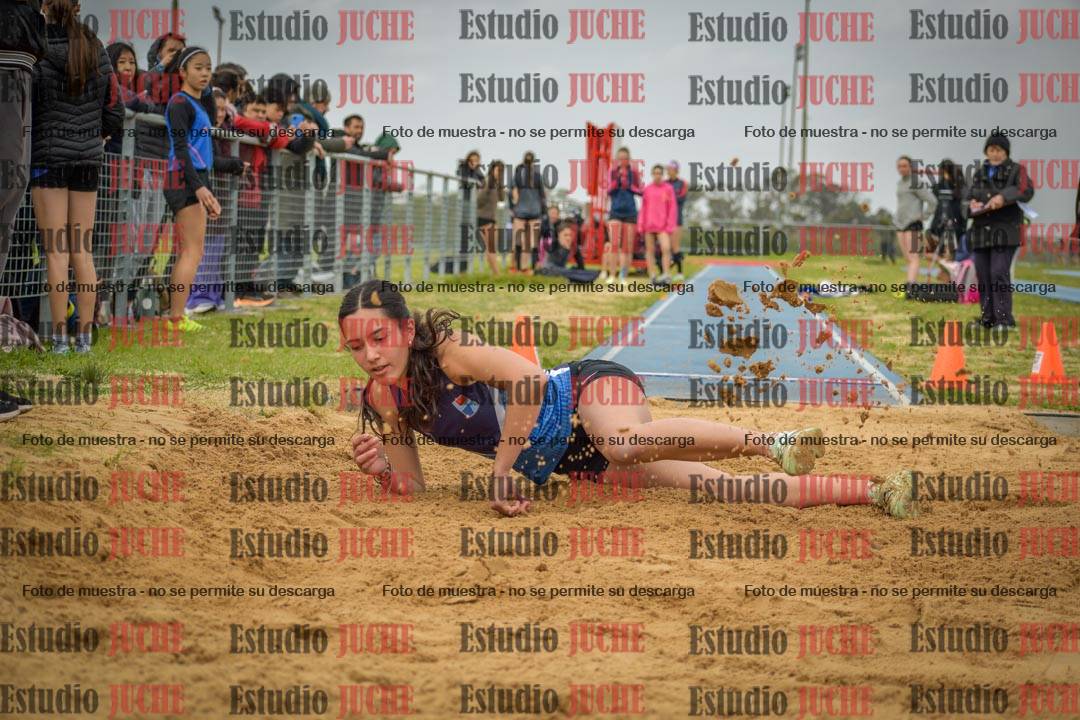 Fotos del salto en largo de mujeres - U18