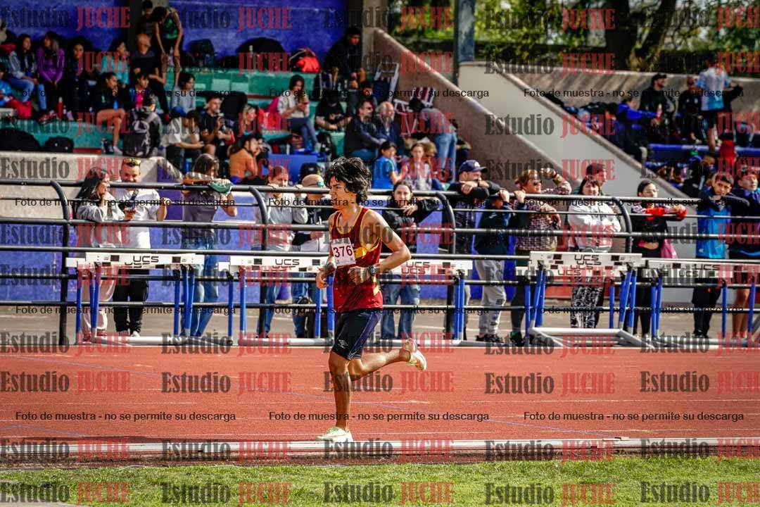 Fotos de los 1500 m con obstáculos de varones