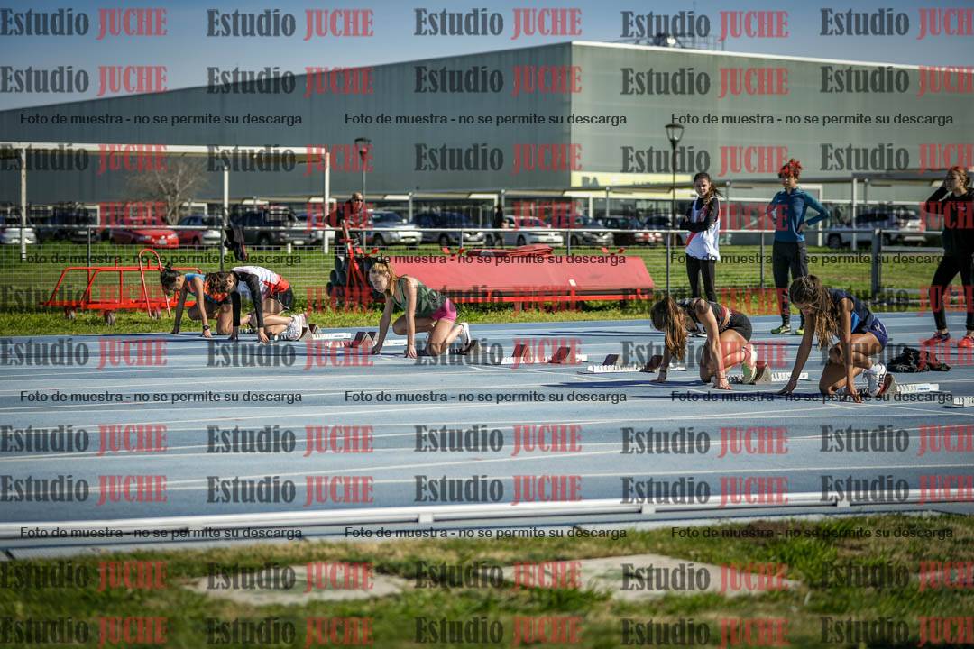Fotos de los 100 m llanos de mujeres - U17