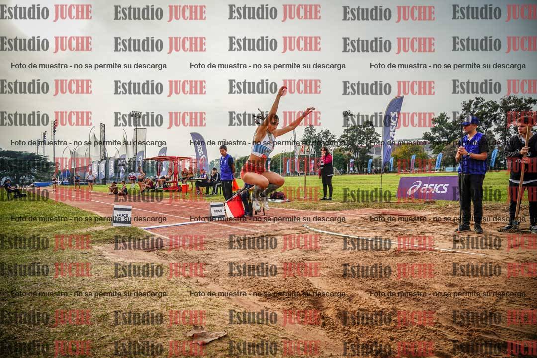 Fotos del salto en largo de mujeres